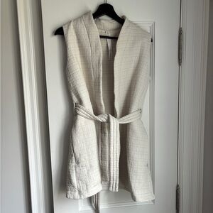 Lululemon White Cloud Vest with Belt